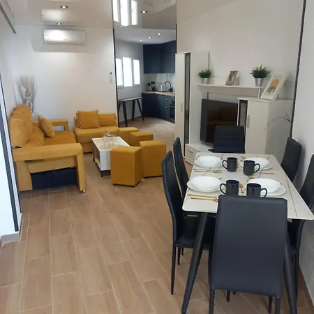 Sea View Luxury Victoria Apartment *