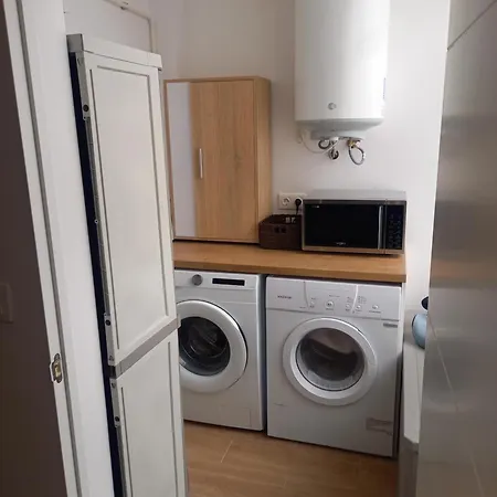 Sea View Luxury Victoria Apartament